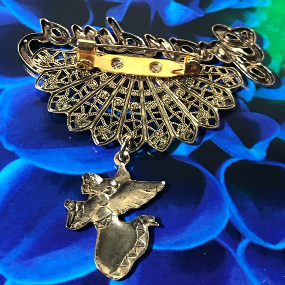Vintage pretty Grandma pin with Guardian angel🦋💕 - Picture 5 of 5